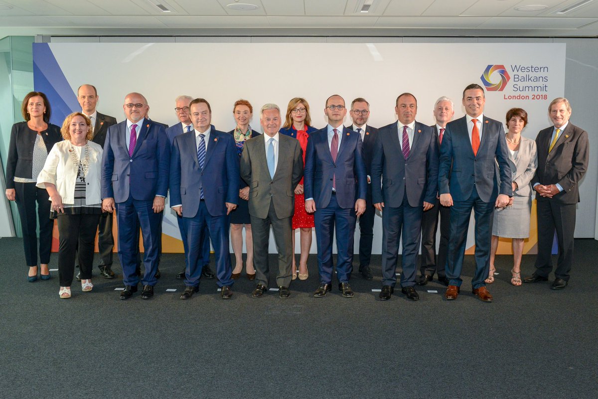 Family photo - Foreign Ministers meeting of the @BerlinProcess #WB6inLondon #WBSummitLondon #WB6
