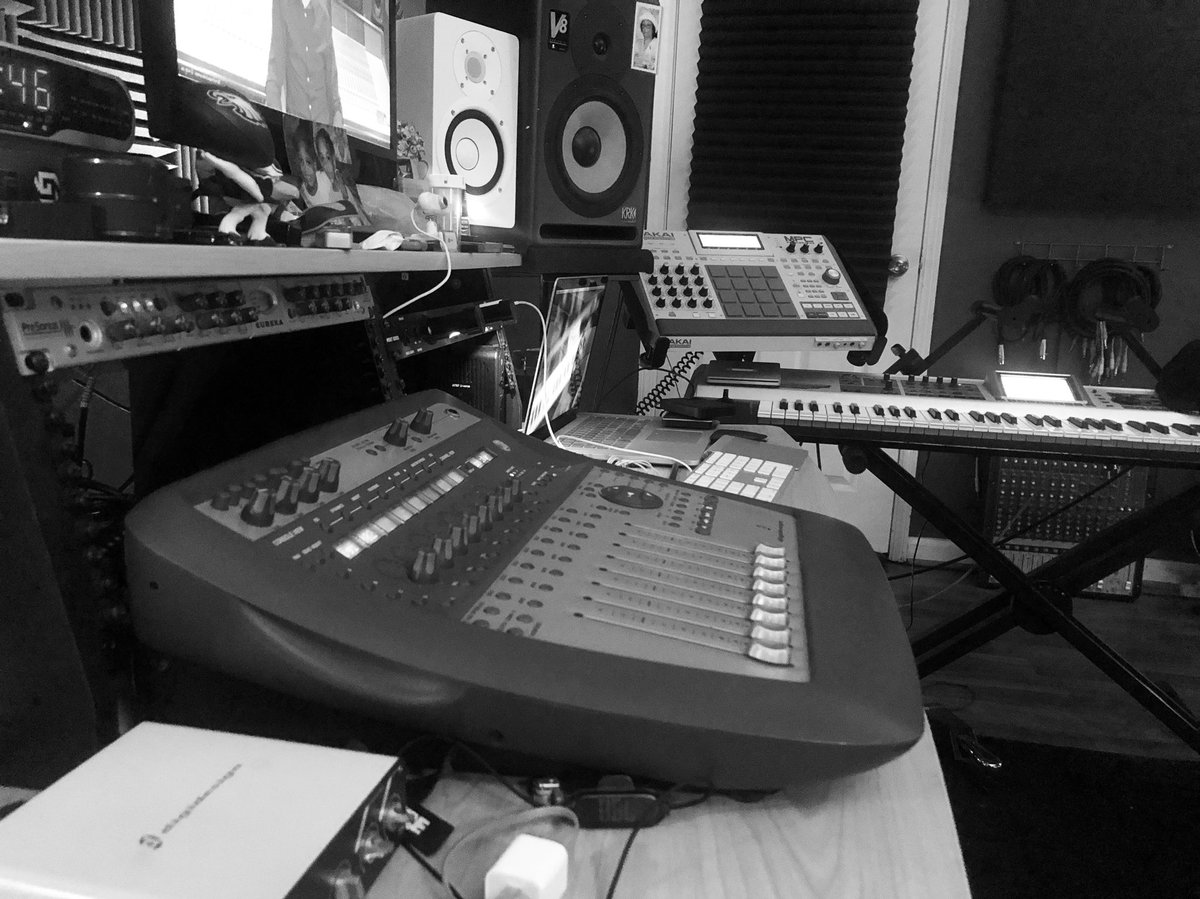 Jbonkaz's tweet photo. #TheSunkenPlace #BornGenius #GeniusKlub https://t.co/CT3lxffl1t