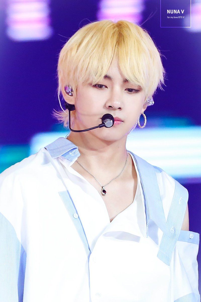 _nuna_V's tweet photo. 180707 SBS 슈퍼콘서트 in Taipei
어느 각도로 봐도 아름다워 💫
#이삐사진전 #태형 #태태 #뷔 #BTS #V @BTS_twt https://t.co/hE11Bya7kL