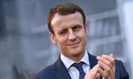 EnModeMacaron's tweet photo. 📣SCANDALEUX! Le Congrès réuni à Versailles n’est qu’une opération de communication à la gloire de Manu à 450.000€❗️

Payé par qui tout ce POGNON DE DINGUE❓

Par tous les Français❗️

Après les 500.000€ du service de vaisselle et la piscine à 65.000€, ça fait beaucoup❗️ https://t.co/titAg6OuTX