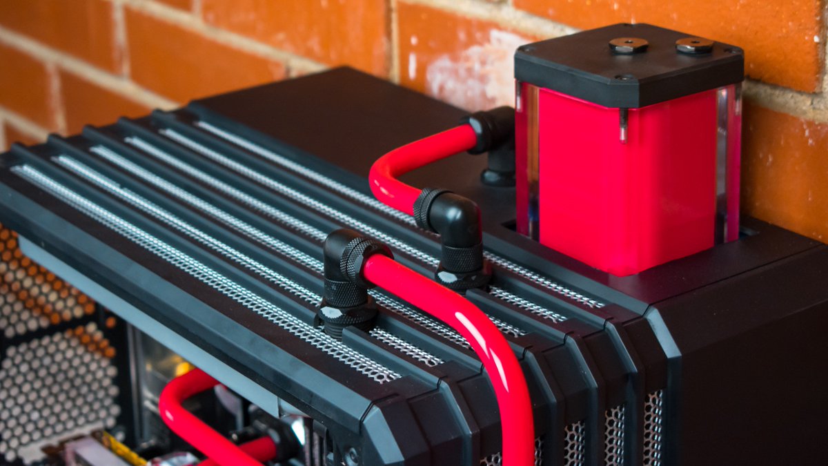 ModMyMods's tweet photo. Its #ModRigsMonday & @Overclocked_PC is here to give you some #MondayMotivation with his #Watercooled build called #ReturnOfR3D :D - #PCMR #LiquidCooling #CustomPC https://t.co/YSEkpjnq2s