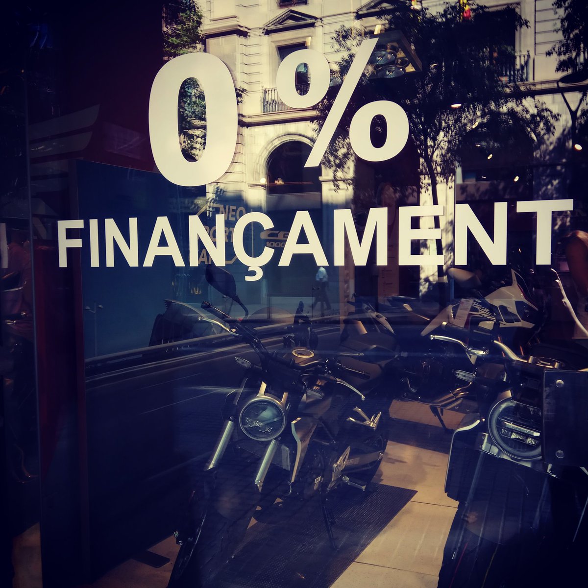 la_xirinoia's tweet image. Segons això no et fan cap tipus de finançament 😂😂
Quan suposo que volien fer publicitat que en cas de finançament l'interès es 0%?

#errades #publicitat #finançament