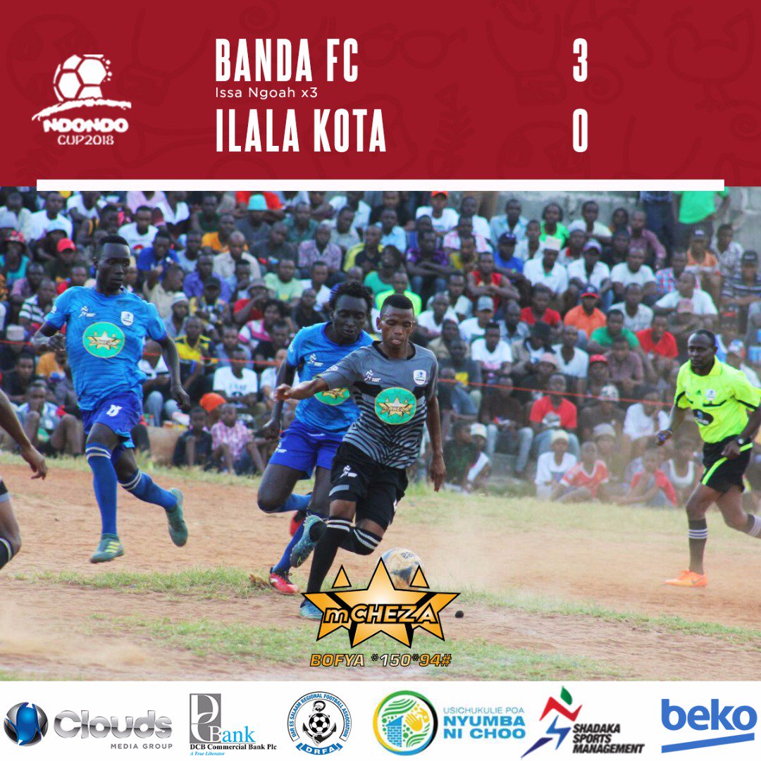 CloudsMediaLive's tweet photo. #NdondoCupUpdates | #Kinesi.

Magoli matatu ya mchezaji Issa Ngoah (#BandaFC) yaisweka #IlalaKota bandani na kuiacha timu ya #BandaFc ikitinga hatua ya #RoboFainali #SportsXtraNdondoCup20I8.

#WashtueWana https://t.co/IHC8P2apyg