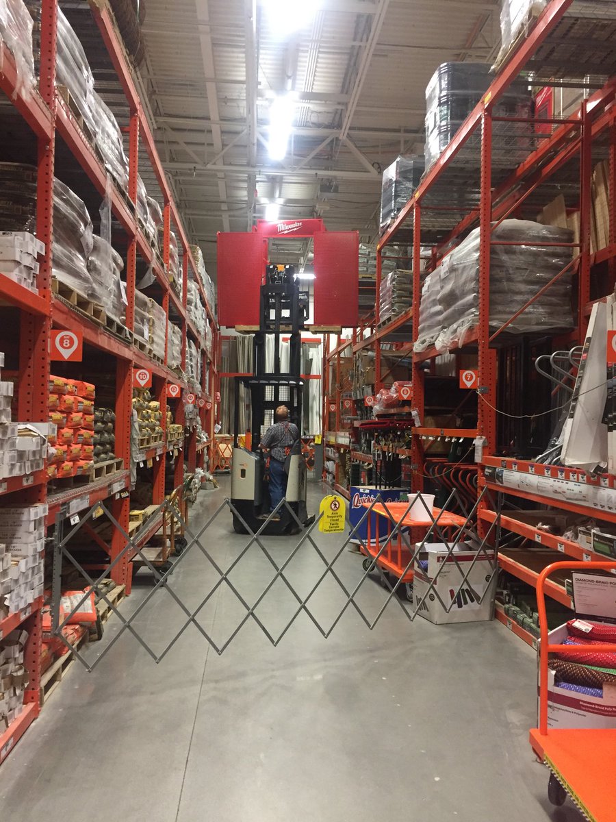 gregdoucettethd's tweet photo. Thank you Roger for protecting the Zone of Safety at W Green Bay. ⁦@KevinMasseyTHD https://t.co/zEIT2gib5O