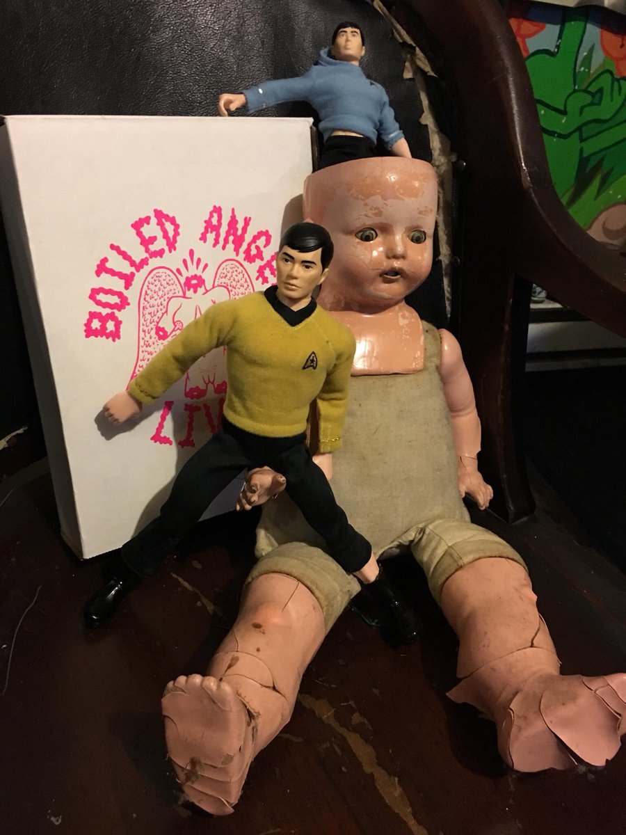 johnnychiba's tweet photo. Boiled Angel Lives Box Set-only @ https://t.co/0AoxCAgftH @boiledmike @TheMikeDianaDoc #Horror #Terror #Censored #Comix #UndergroundComics #BoiledAngel https://t.co/MPoxzCQ3s7