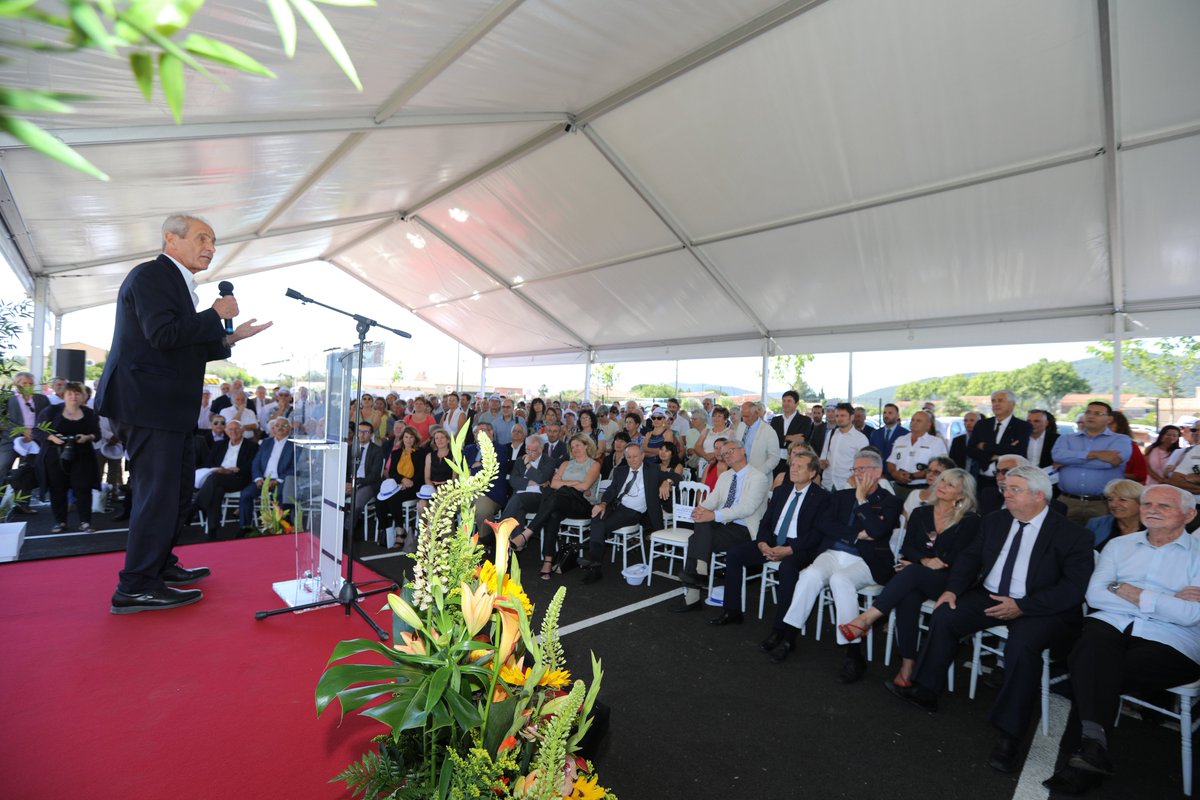 hubertfalco's tweet photo. Vendredi, j’étais à #LaCrau pour l’inauguration des nouveaux locaux du Centre de Gestion de la #FonctionPublique Territoriale, aux côtés de Claude Ponzo, son président, Maire de Besse-sur-Issole, du @prefet83, Jean-Luc Videlaine, et de nombreux maires et élus varois. #CDG83 #Var https://t.co/9qtQx5sDB0