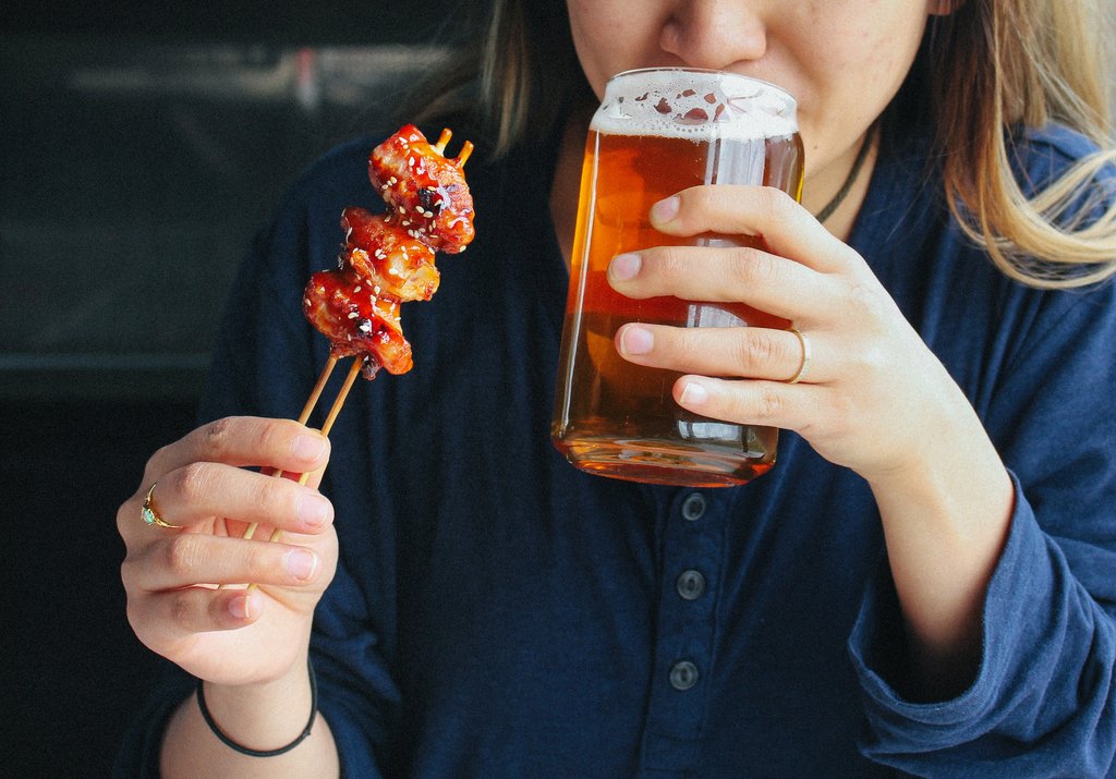 Chicken wings and beer is the universal language of good warm weather vibes. That's why we made it a point to have a variety of skewers and a good selection of brews. Our perfect pair is wings and <a href="/sweetwaterbrew/">SweetWater Brewery</a> 420. How about you?