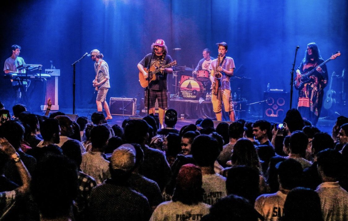 MDfallingbranch's tweet photo. Next Friday, 7/20 we will be welcoming @KendallStreetCo to FBB. Tickets are $15, include a flight of beer, and are available via Eventbrite. These guys rock and we can’t wait to host them. It’s a great chance to spend a summer Friday eveningenjoying some great music &amp; beer https://t.co/kQgMvcrC4q