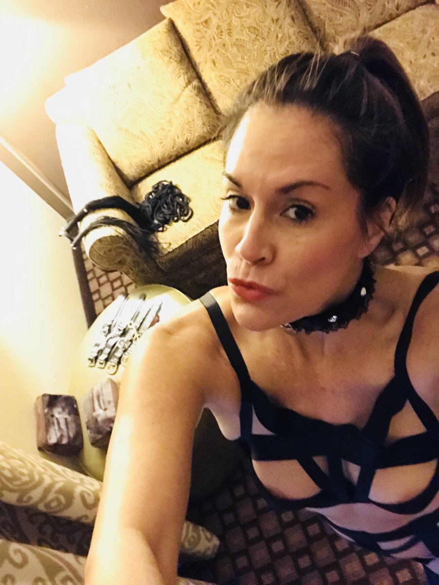 JetSetMistress's tweet photo. #Fantasy #StrapOn #GoddessWorship
#Heathrow #HeathrowDominatrix
9-10 #London #LondonDomintrix #LondonMistress
#JetSetMistress #Dominatrix @DirkHooper @DommeTravel @Hogspy @rtfindom @RTFindomPromo #footfetish #Mistress #FemDom #FemaleSupremacy #pegging
jetsetmistress@yahoo.com https://t.co/O7lWztsmE2