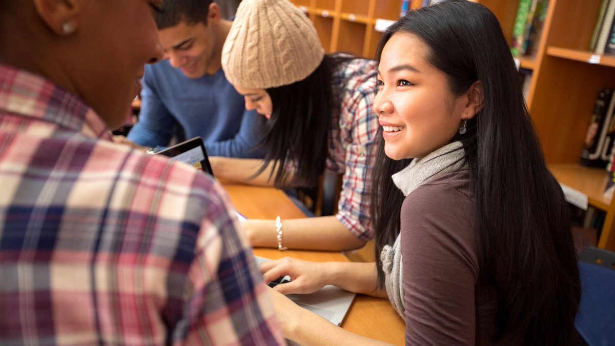edutopia's tweet photo. A group essay writing activity pushes every student to contribute—and it can lead to real growth in writing ability. https://t.co/v61tHMpZ2x https://t.co/AhIAkeD83W