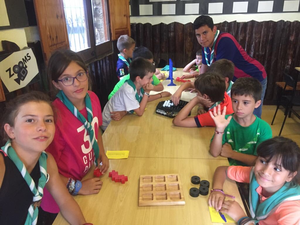 colborreda's tweet photo. Tarda de jocs al Casino Sensemis! El Cuscús ens tracta d'allò més bé! La pluja a nosaltres no ens espanta!! #2atanda #estiu2018 https://t.co/GupLJAn8Zb
