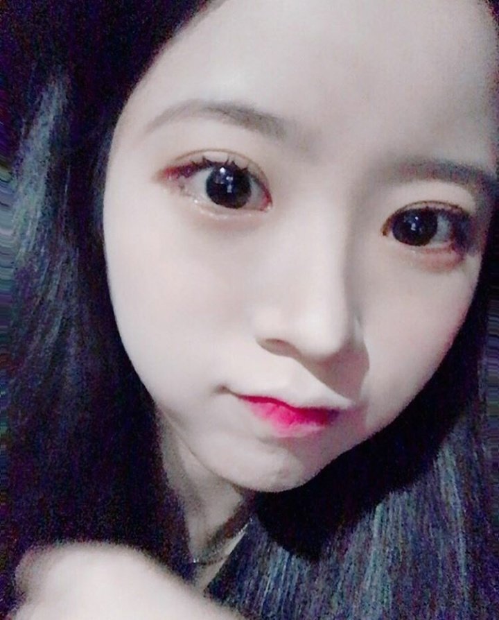oahsisthetic's tweet photo. Seni's day is coming! our human peach, indeed! she has that ulzzang vibe right? o´∀｀o) uwu jumped out. 

Happy birthday for you, human peach Seni! wishing you all the best! 

#HappySeeunDay #PeachySeeunDay https://t.co/V0MSEXlsio