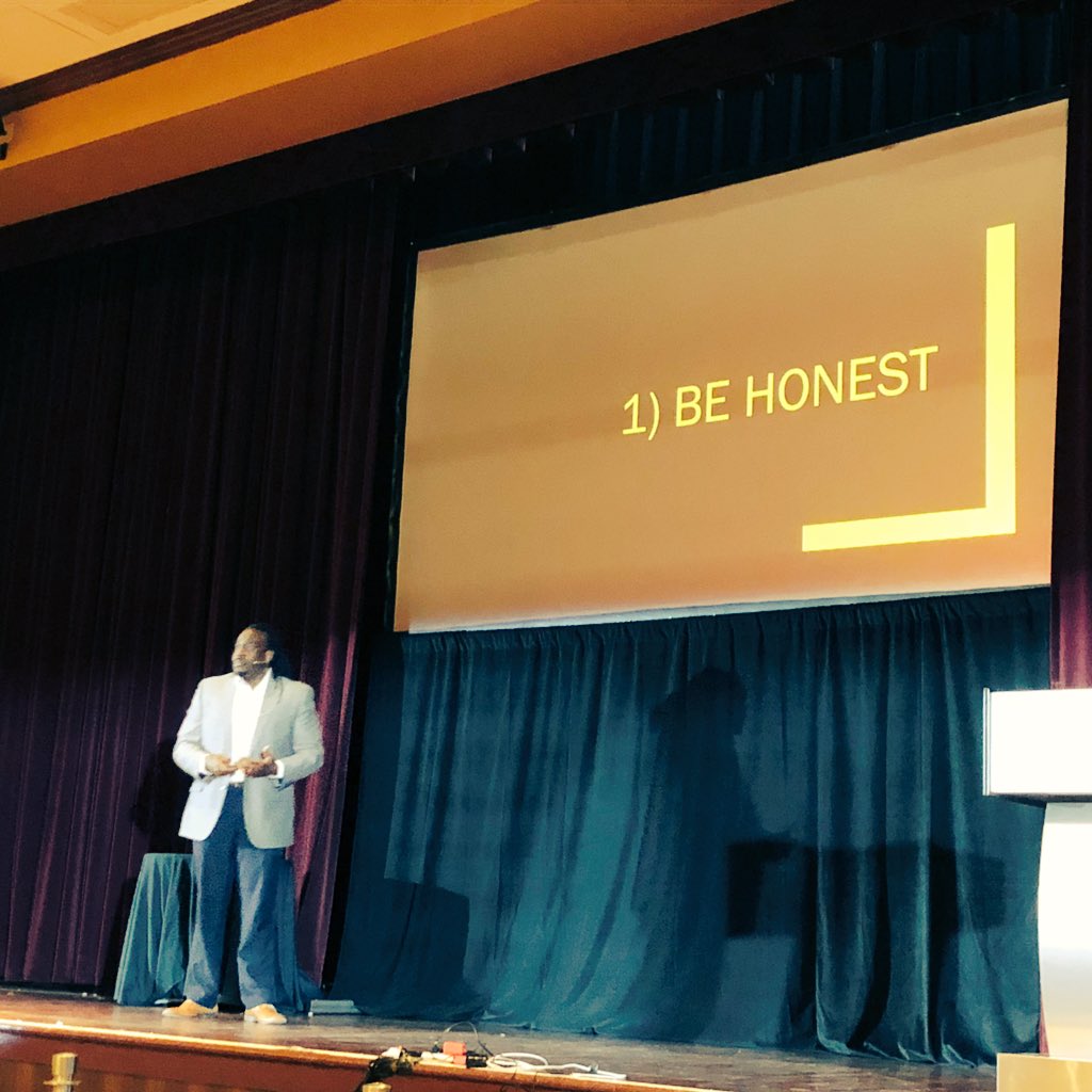 jgordonwright's tweet photo. Steps toward a new America for #TeachersLeading.
1. Be honest.
2. Be vocal.
3. Be vigilant.

Real inspiration from @JEFordNCTOY. https://t.co/M18fvNENVN