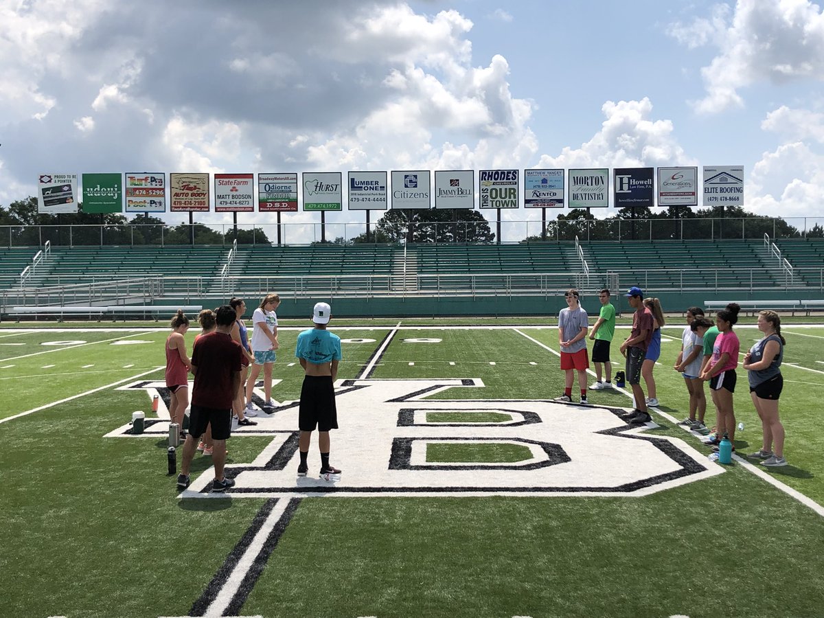 vbPointerTennis's tweet image. VB Pointer Tennis has a great workout today &amp;amp; stretching on VB turf #goodtobback