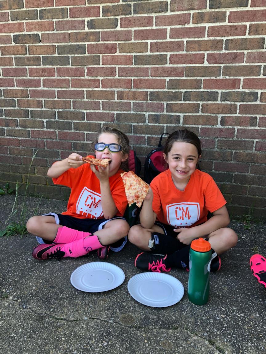 cm4soccer's tweet photo. If you're going to eat pizza 🍕 at camp it has to be healthy 💪

Shoutout to @Skinny_Pizza
for providing #lunch for CM4 Soccer Camps! 

Awarded NY’s #1 Healthiest Pizza 👉 https://t.co/yomWjLPEth

#fresh #pizza #lunch #roslyn #mineola #longisland #sharetheskinny https://t.co/1BYXoOrm9M
