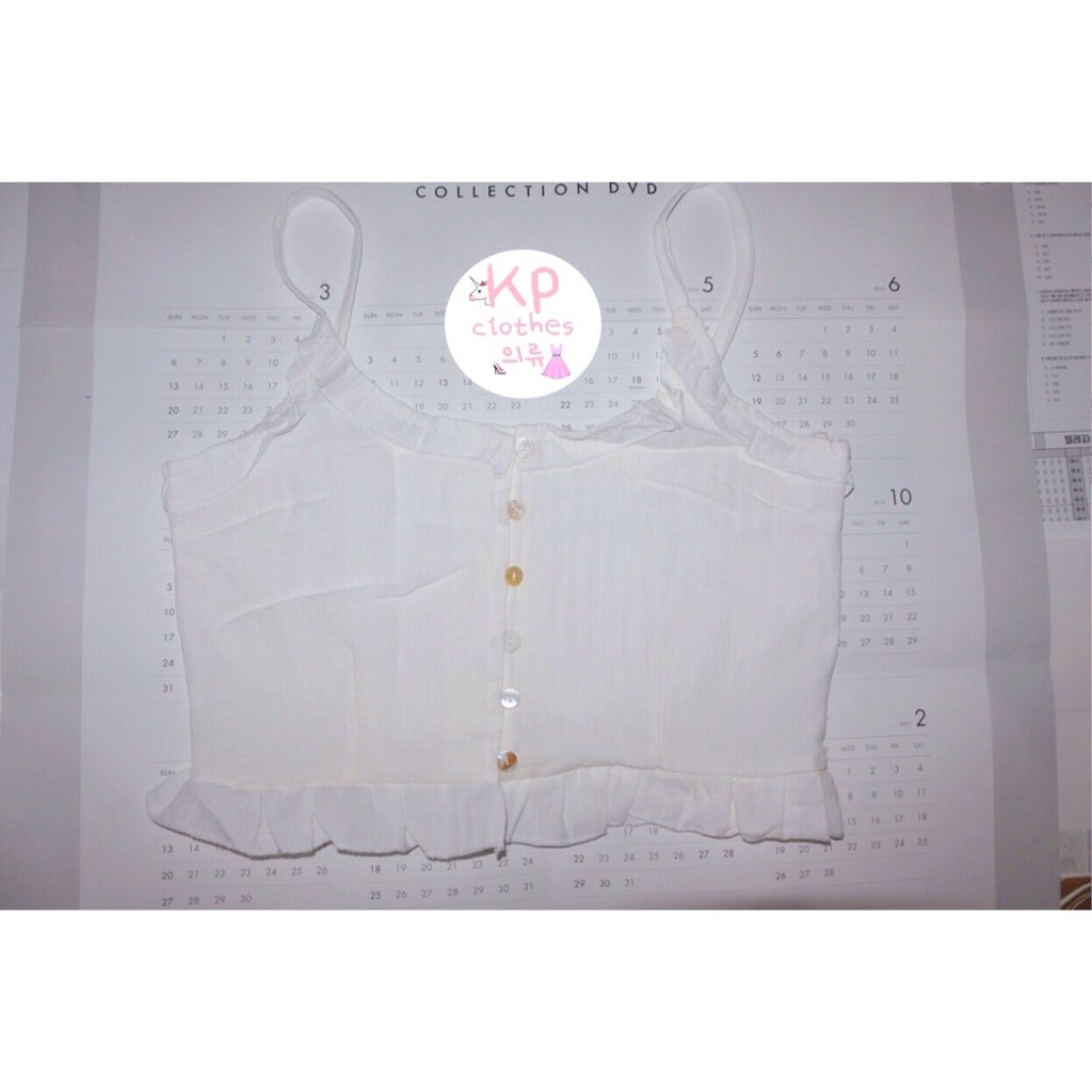 เสื้อสายเดี่ยวใส่แล้วสวยใส่แล้วเก๋มี 3 สี ราคา 180฿. สนใจทักเดมหรือเมนชั่นสอบถามได้เลยค่ะ #ส่งต่อเสื้อผ้า #พร้อมส่ง #ส่งต่อเสื้อผ้า #เสื้อผ้ามือสองสภาพดี #เสื้อผ้าเกาหลี #เสื้อผ้าวัยรุ่น #เสื้อผ้าแฟชั่นเกาหลี