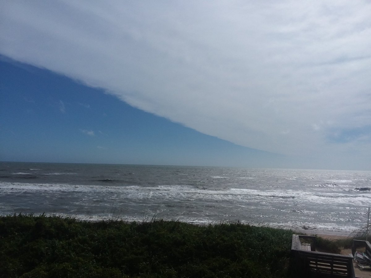 mrwalshwmms's tweet photo. Duck, NC vacation for the week #Wahssummer https://t.co/4hGzQdmeLX