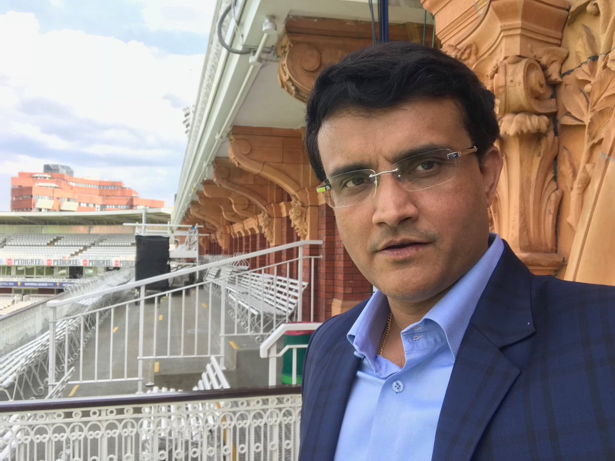 Circle of Cricket on Twitter: "Sourav Ganguly clicks a selfie on the balcony at Lord's Cricket Ground. https://t.co/k8AbhSSfpc" / Twitter