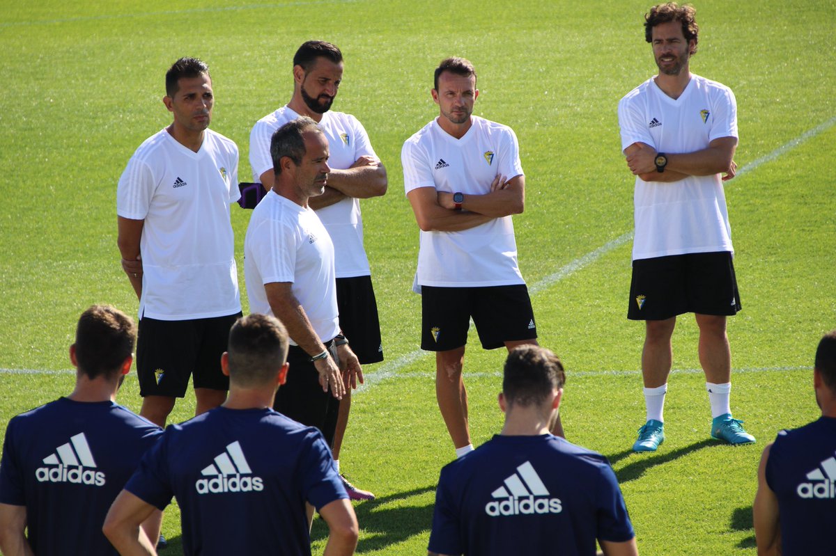 Cadiz_CF's tweet photo. PRETEMPORADA | Arranca la primera sesión de entrenamientos en la ciudad deportiva. https://t.co/08tTHfVs4E