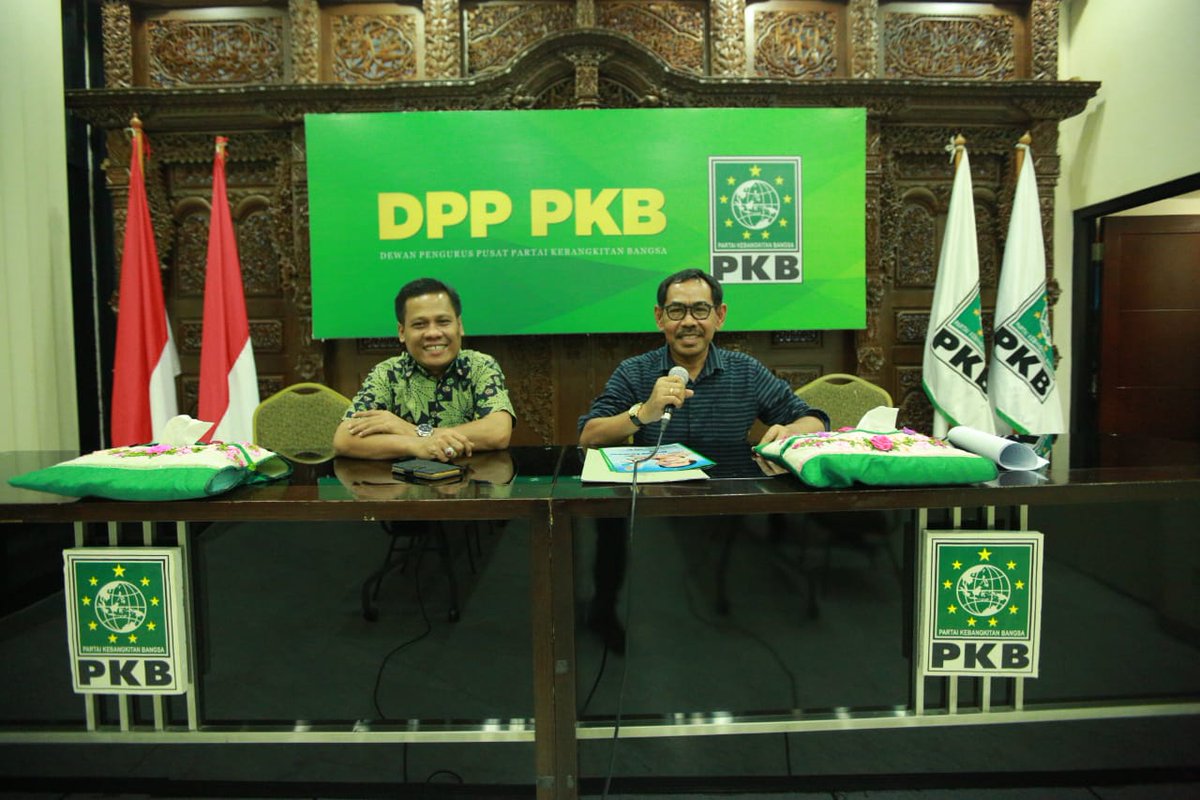 Brigade01Sumut's tweet photo. Drs. Hi. Abd. Rahman Lahabato
Anggota DPD RI JOIN Caleg PKB Maluku Utara.
#DPDRIJoin
@Jkw_CakImin https://t.co/p3ANbRg16A
