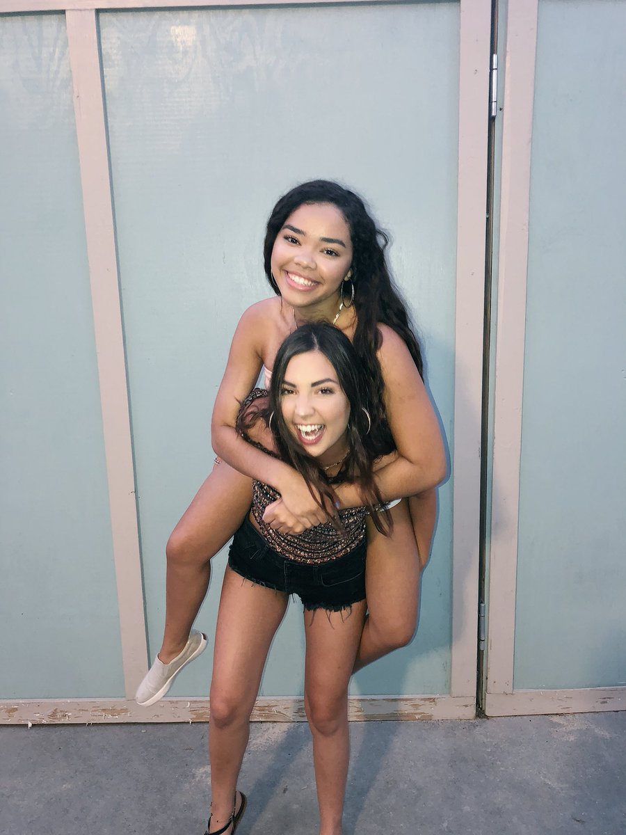 annalawlesss's tweet photo. From freshman year till now, HBD to my day 1🤪💖. Thanks for always being the snooki to my JWoww🤗Too many memories to count and can’t wait for many more, let’s cele hard tonight cause 17 never looked so good ;) #figures #getcrazygetwild https://t.co/isB81WlIjK