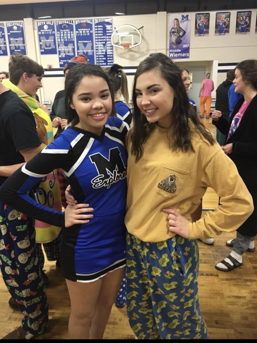 annalawlesss's tweet photo. From freshman year till now, HBD to my day 1🤪💖. Thanks for always being the snooki to my JWoww🤗Too many memories to count and can’t wait for many more, let’s cele hard tonight cause 17 never looked so good ;) #figures #getcrazygetwild https://t.co/isB81WlIjK