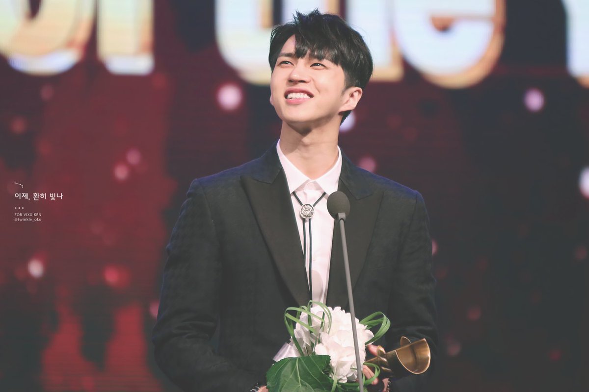twinkle_oLo's tweet photo. 180709 대구 DIMF 어워즈
@jaehwany0406 올해의 신인상 축하해~♥
#VIXX #KEN #켄 #재환 https://t.co/h4OqK5aD88