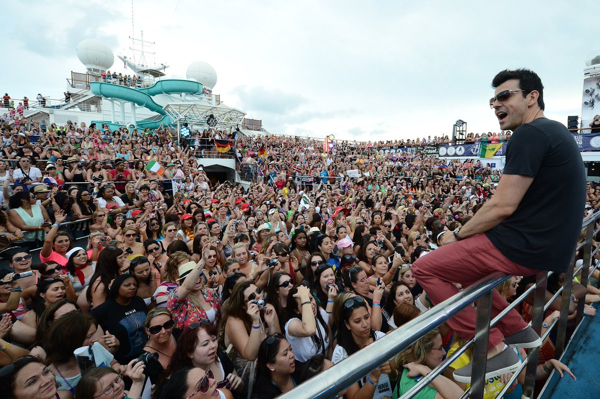 NKOTB's tweet photo. It’s deeper than music, it’s family. Missing these moments with all you #Blockheads. 📸: @babsphoto https://t.co/368fDW3Cnu