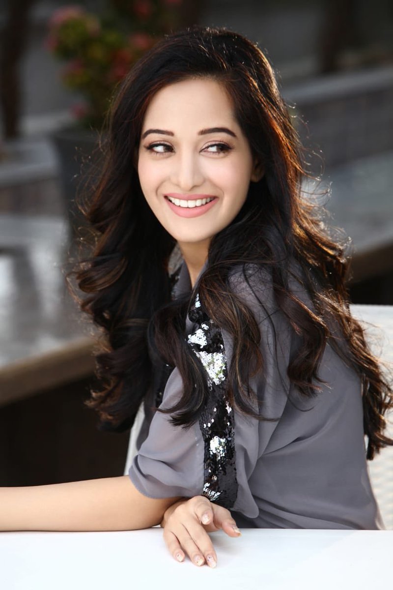 Many many congrats to super talented and very beautiful Preetika Rao for bagging an excellent music video from T-Series, beautifully sung by Neelam Batra and Shahid Mallya, directed by KFC & choreographed by Firoz A Khan bro.
#tseries #apexproductions #preetikarao #shahidmallya