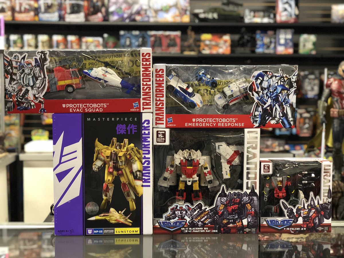 alamo_comics's tweet photo. More than meets the eye! Hurry in to Alamo City Comics for these great Transformer pieces! Call or PM us for prices/info #Transformer #Masterpiece #TransformerCollector #ActionFigureJunkie #ToyCollector #ActionFigureCollector #ToyHunter #ActionFigures https://t.co/M7vxEurE4O