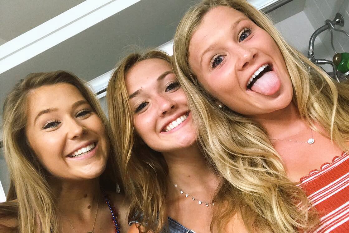 anna_carter14's tweet photo. HAPPY BDAY MEG💛💛💛love you so much and so thankful for u!! Hope your day is the best🤩💕🐢😍 https://t.co/FynZy7bXtP