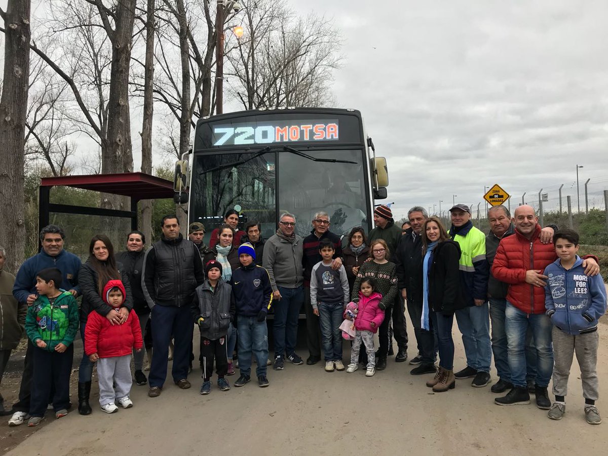 ZamoraJulio's tweet photo. Participamos de la recorrida inaugural de la línea 720 que por primera vez llega al barrio Parque Alegre de Rincón. Además, hablamos con los vecinos sobre sus inquietudes. #SigamosCreciendo 🚌 https://t.co/dunphmM0Pm