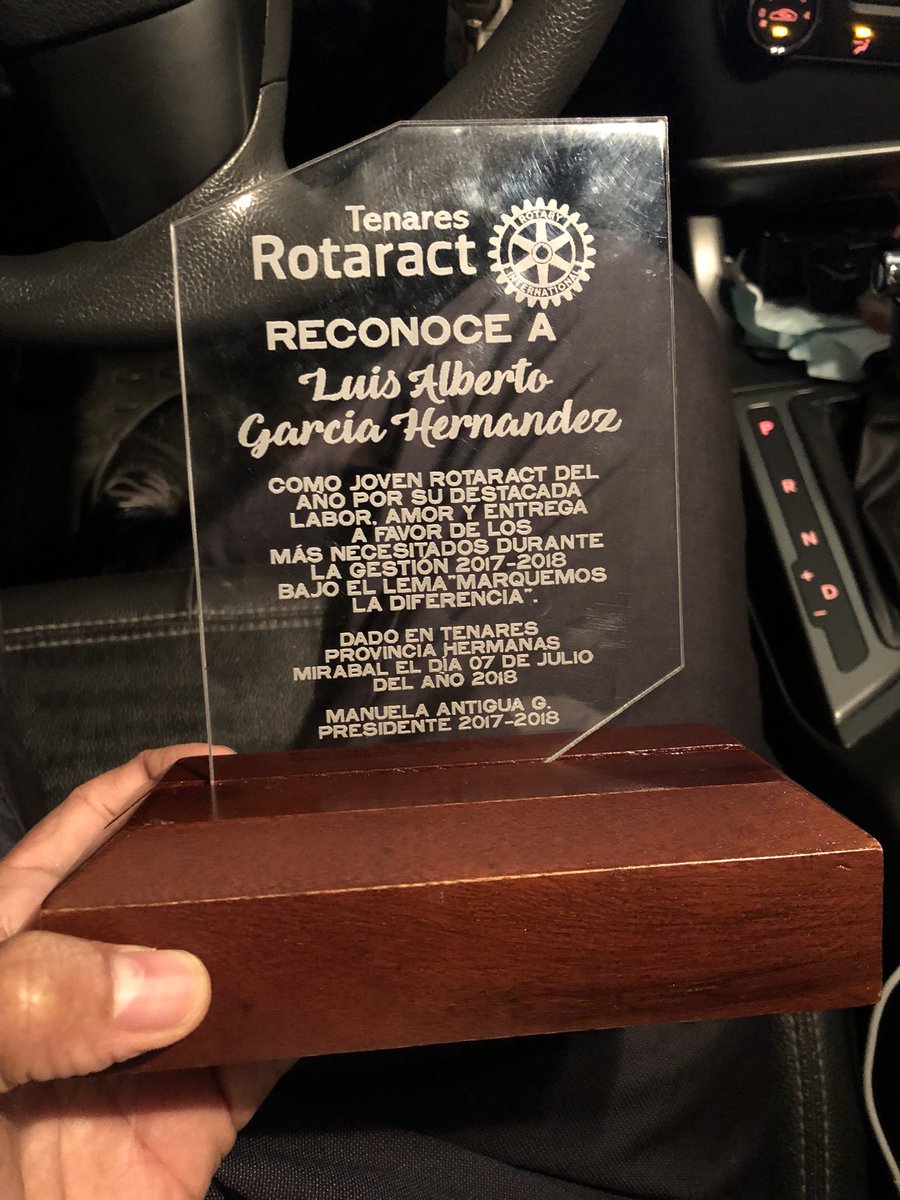 LuisGH0's tweet photo. Agradecido de #RotaractTenares por elegirme como rotaract del año para el periodo 2017-2018. 
Seguiremos firme y comprometido, desarrollando  proyectos en beneficio de las mejores causas y de los más necesitados.  
#RotaractTenares 
#distrito4060 
#rotary https://t.co/SW4wvANUlL