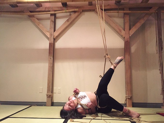 Scissor action modular breathplay components with @inoublietta last night. Some favourites from a longer<a href="/tag/roleplay"class="tags"><span>#roleplay</span></a><a href="/tag/bitchboss"class="tags"><span>#bitchboss</span></a>