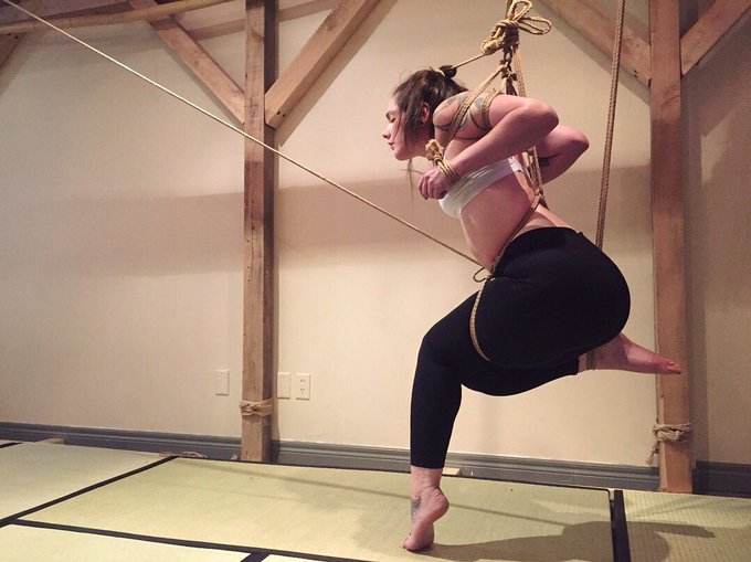 Scissor action modular breathplay components with @inoublietta last night. Some favourites from a longer<a href="/tag/roleplay"class="tags"><span>#roleplay</span></a><a href="/tag/bitchboss"class="tags"><span>#bitchboss</span></a>