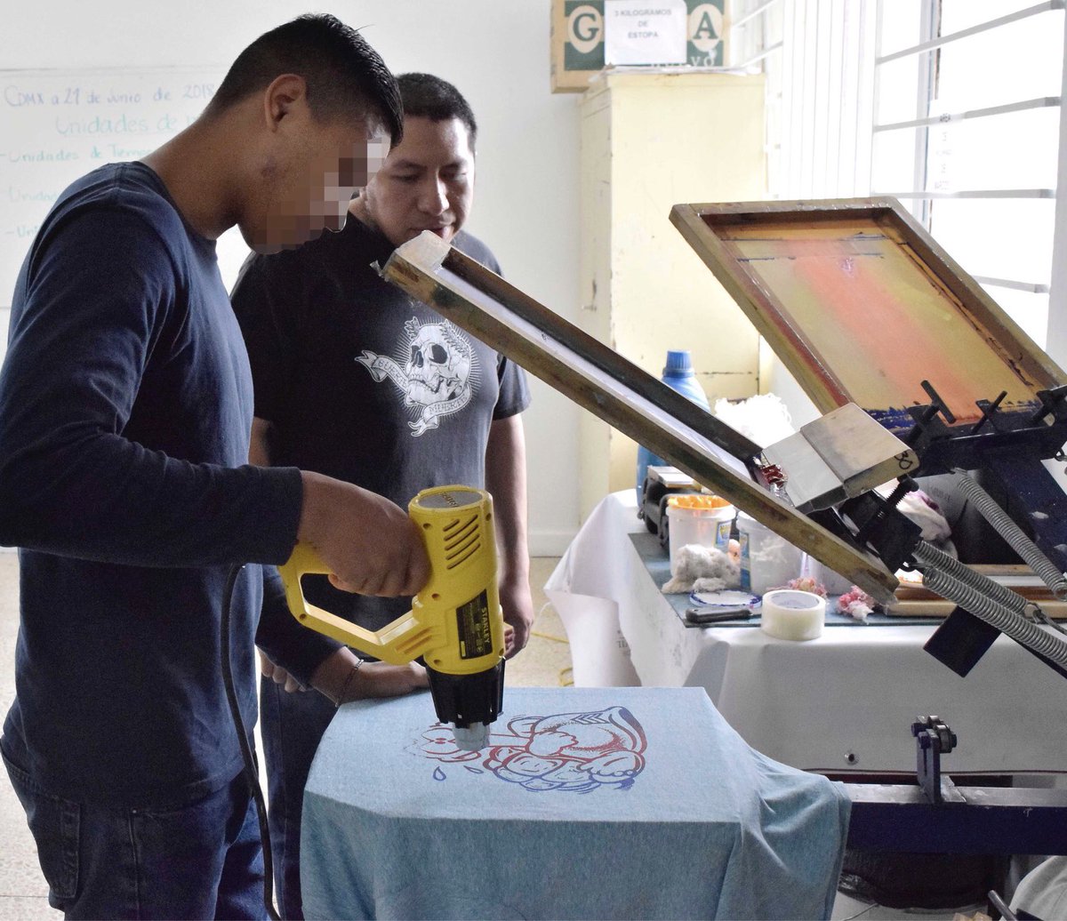 insade_ac's tweet photo. Con el financiamiento de #FundacionAlEn, estamos cerrando el proceso de formación socio laboral y en habilidades emprendedoras para #jovenes en conflicto con la ley de la ciudad de #Mexico. #GrupoAlEn https://t.co/PMF4CsznSY