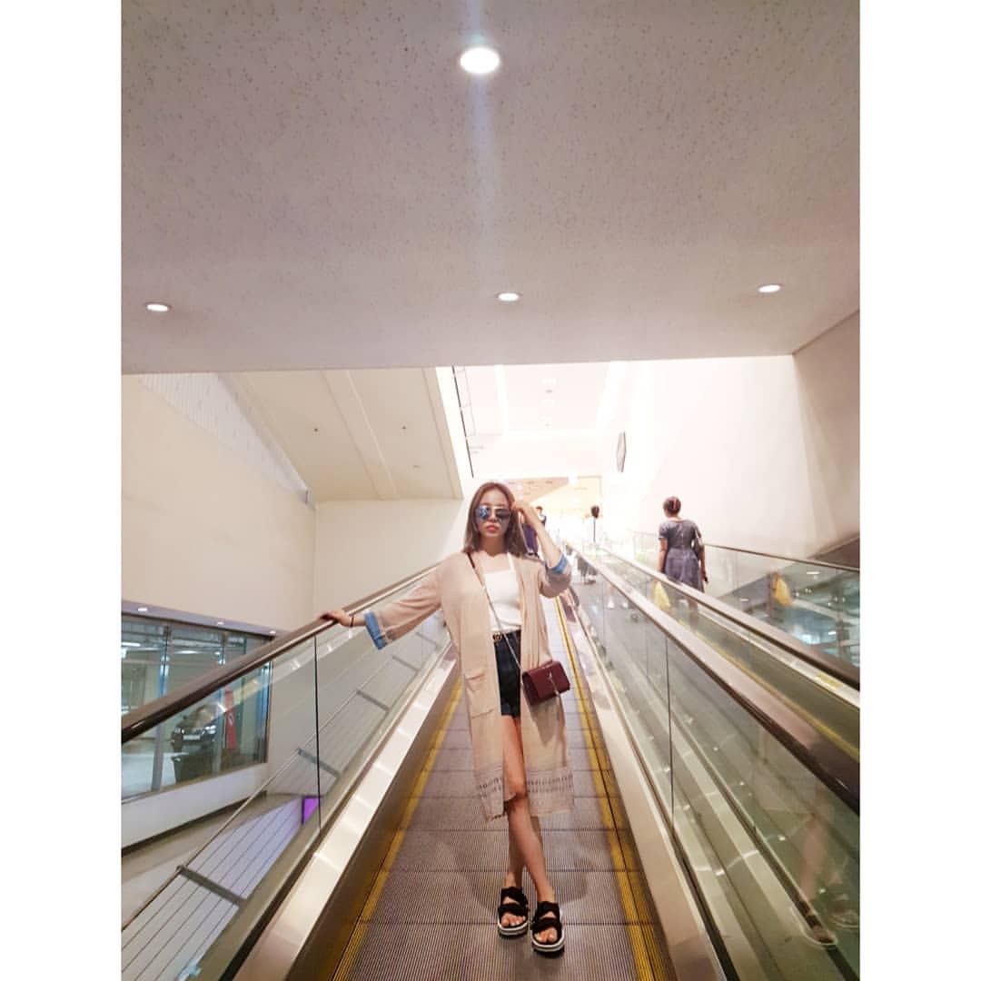 YeonBrasil's tweet photo. [#IG - 09.07.18] Atualização da Yeon em seu Instagram. (1/2) 

“Busan 🌊🌊” https://t.co/OvPz3tBATY