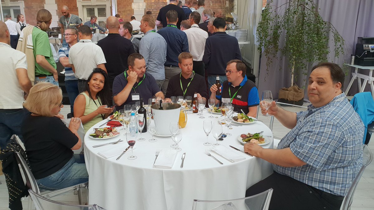 KasperMJohansen's tweet photo. Kicking back with #citrix and #connecto enjoying some great good and very nice beer :)

#edgemo https://t.co/mzy0iaNNEH