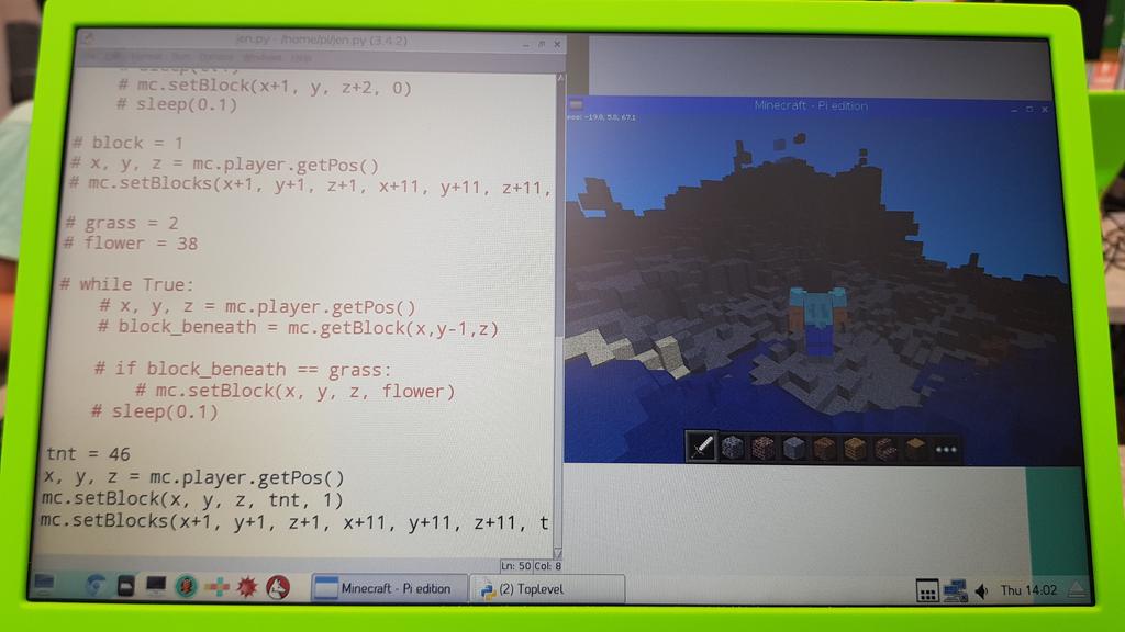 jdwarrender's tweet image. Dropping flowers and blowing up Minecraft islands using Python @GatesheadChub @GatesheadLibs #minecraft #1upnorth #getnorth2018