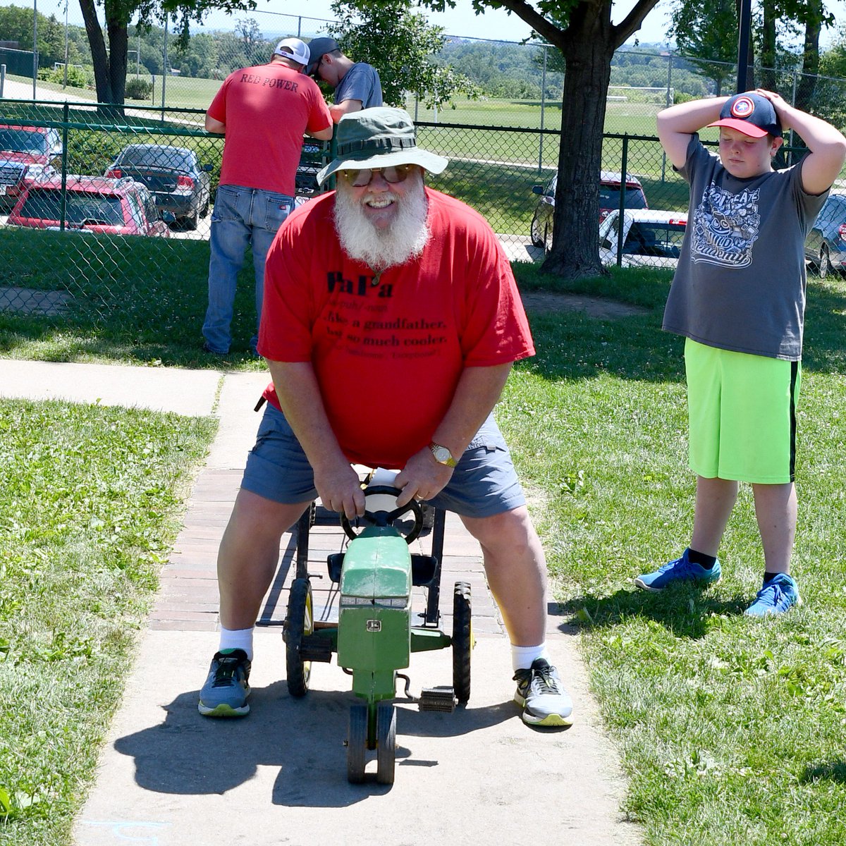 GrandViewDbq's tweet photo. You're never too old to be a kid! #KidsPedalPull #PedalPull #PedalTractor #TractorPull #gvumc #LoveGod #LoveOthers https://t.co/MCfMoXf8ic
