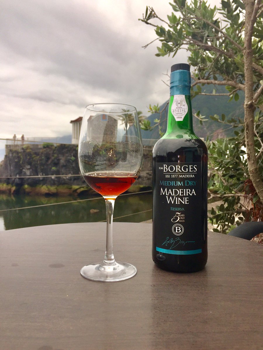 Hmborges1's tweet photo. nothing like ending a day with a H.M.Borges Medium-Dry 5 Years Old 👌🏻👌🏻🍷🍷 #madeirawine #finewine #madeiraisland #mediumdry #5yearsold #hmborges #fortifiedwine https://t.co/R27tGsnMZC