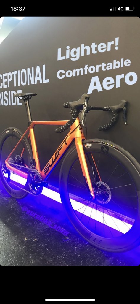H_Schoeman's tweet photo. Really excited for the new @swiftcarbon bikes! Brand new #RevoxDisc and #HypervoxDisc ππ» #eurobike2018 https://t.co/xWKlfKOoYh