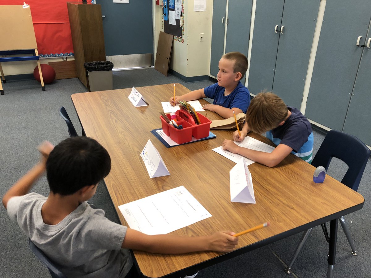 lisamyee's tweet photo. Summer Engineering Academy 2018! #techinabag #engineeringiselementary @DianaTh12345 @nmusd @EiE_org https://t.co/bD4zboMOEj