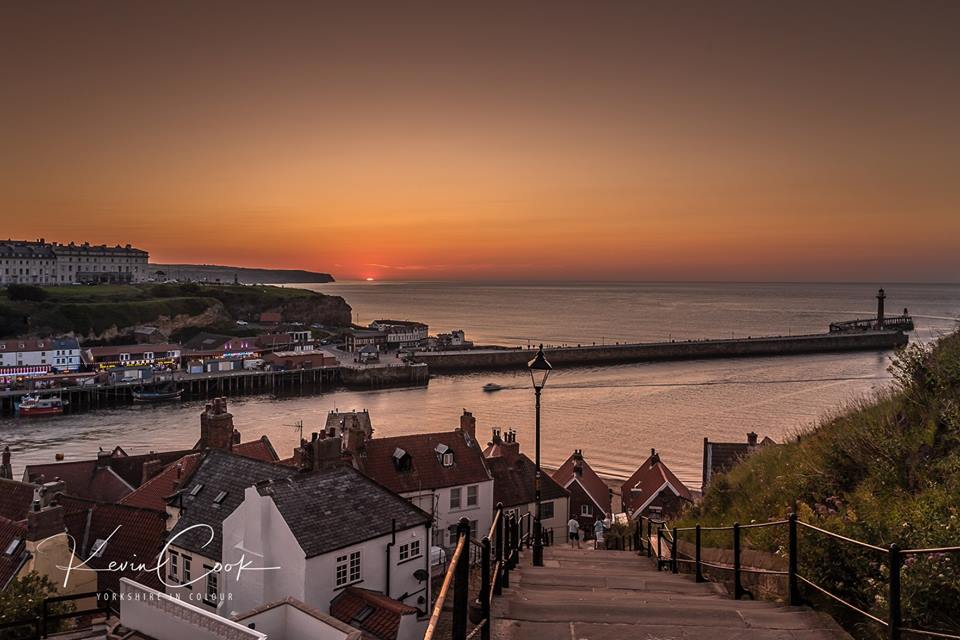 YorkshireinCol1's tweet photo. #Sunset #Whitby #Beautiful https://t.co/tJqTbMjezR