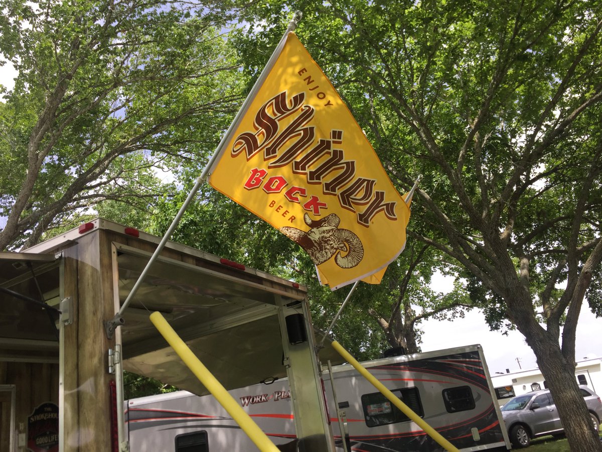 GoodLifeBBQ's tweet photo. Good Life! BBQ is blessed to be sponsored by @ShinerBeer. We get to stop by the brewery once a year when we cook in Shiner at the Shiner Half Moon BBQ Cook-Off. If you haven't tried some Shiner Beer, you need to get you some! https://t.co/nLq3hGu9OH