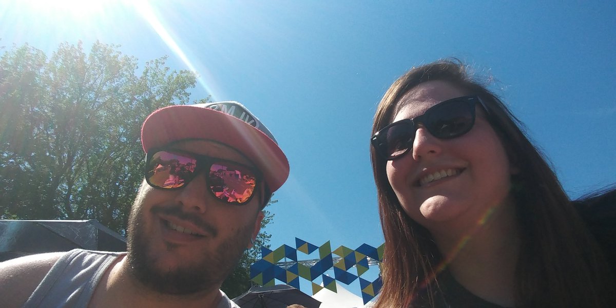 QcPatrik's tweet photo. @foofighters We're waiting for you. We'll be at the gate giving the best of us https://t.co/04gkxsighx