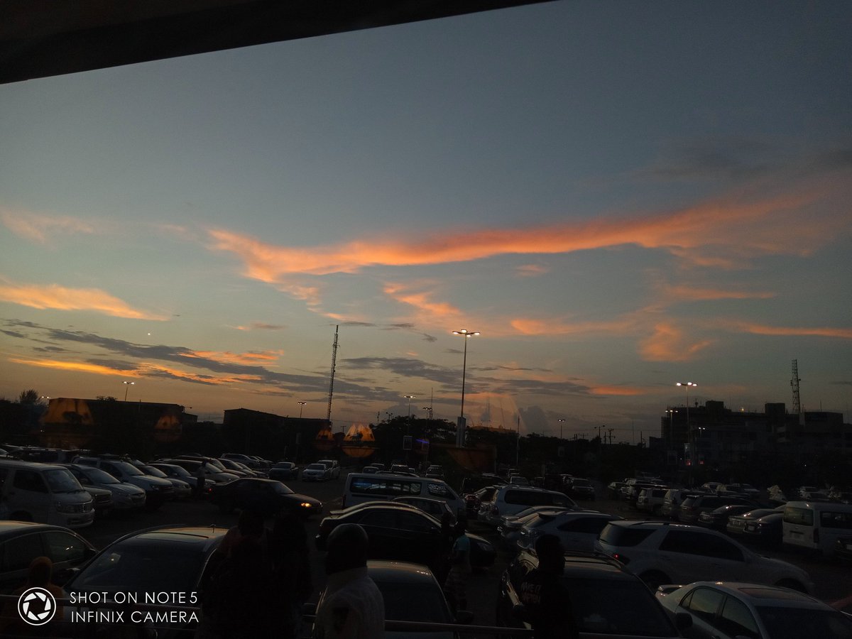 KneWKeeD's tweet photo. Sunset in Lagos.
Shot with the #InfinixNote5
#AllinOneNG https://t.co/5dmock9B0g