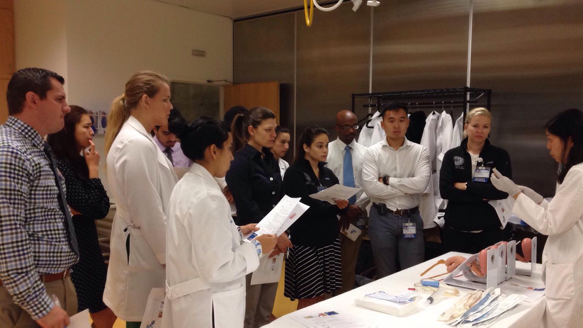 UCIrvineSurgery's tweet image. Intern boot camp !! Dr. Elfenbein and chief residents, Tina Koh and Sarath Sujatha-Bhaskar walk interns through central lines  #internbootcamp #residencylife #surgeryeducation #surged #zotzot #uci