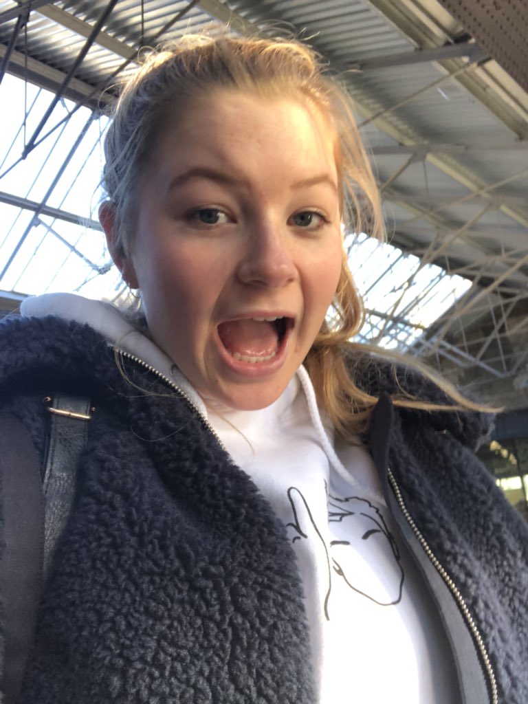 winniesolomon_'s tweet photo. happy because it’s my birthdayyy
as well as it being Tuesday yippee 

#tuesdayselfie #DOLANTWINSMERCH 

@GraysonDolan @EthanDolan https://t.co/VwJ2wLD2Bh