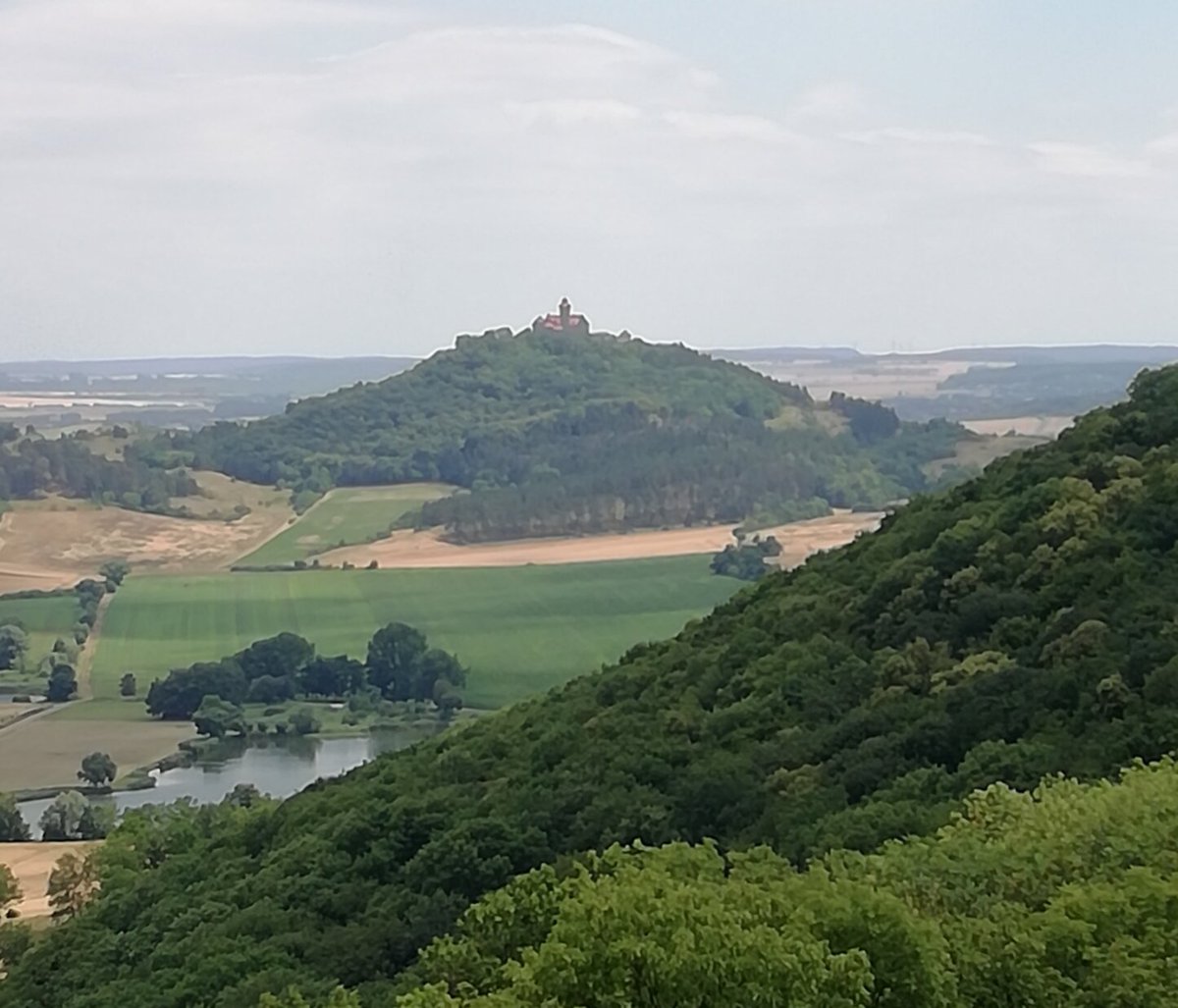 abuschner's tweet photo. Die #DreiGleichen, #Mühlburg #Wachsenburg und #BurgGleichen https://t.co/MPduCNq3AB